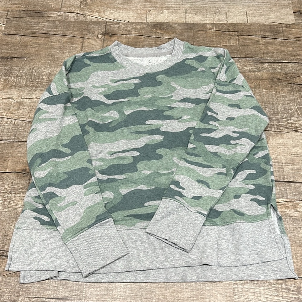 Time and Tru crewneck sweatshirt